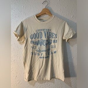 Goodie two sleeves, S, Off white and blue!